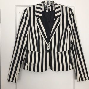 Divided striped jacket